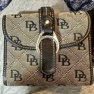 Dooney & Bourke wallet